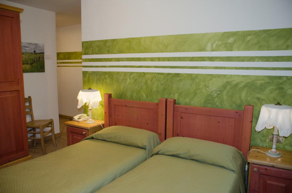 Garni San Giorgio Della Scala Rooms And Breakfast Trento Room photo